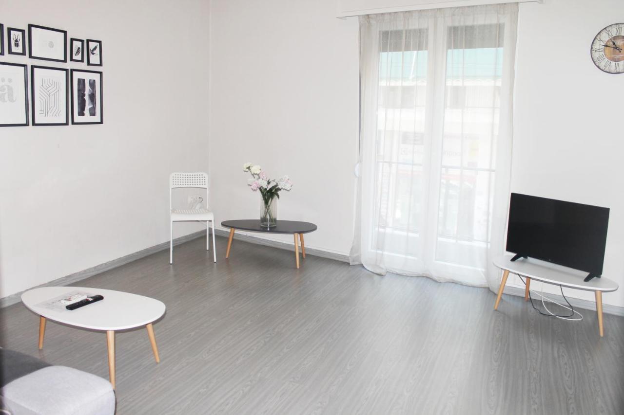 Wsd Golden Times 8 Apartment Hotel เอเธนส์ ภายนอก รูปภาพ